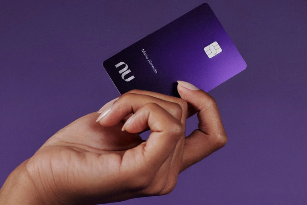 Nubank lança ferramenta que permite transferir limite entre cartões de pessoa física e jurídica